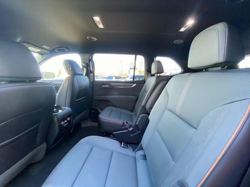 2026 GMC Acadia AT4 AWD