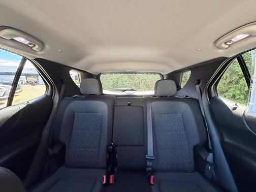 Sterling Gray Metallic 2024 Chevrolet Equinox 1LT