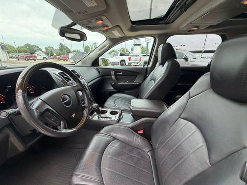 White Diamond Clearcoat 2011 GMC Acadia Denali