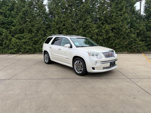 White Diamond Clearcoat 2011 GMC Acadia Denali