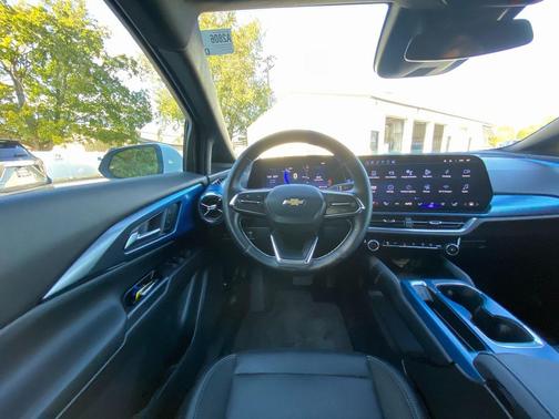 2025 Chevrolet Equinox EV LT