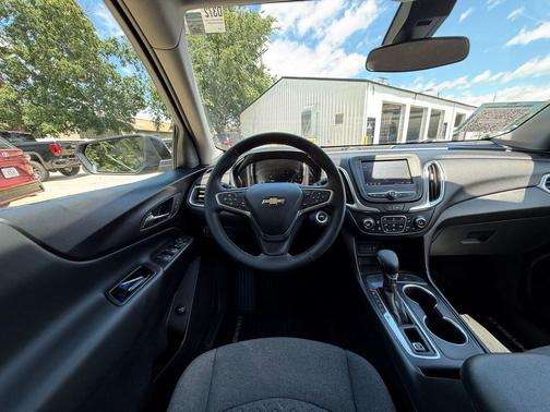 Mosaic Black Metallic 2024 Chevrolet Equinox 1LT