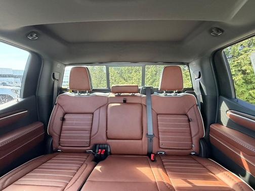 Glacier White Tricoat 2026 GMC Sierra 1500 Denali Ultimate