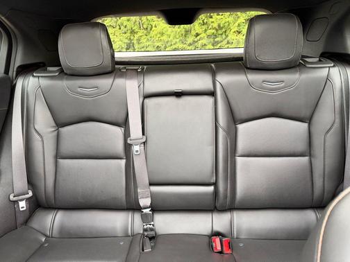 Radiant Silver Metallic 2021 Cadillac XT4 Sport