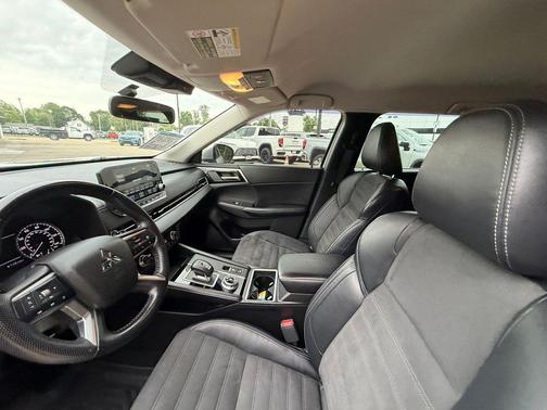 Alloy Silver Metallic 2022 Mitsubishi Outlander SE