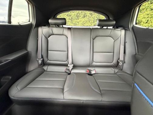 Summit White 2026 Buick Envista Sport Touring FWD