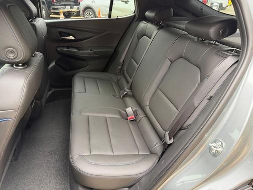 Summit White 2026 Buick Envista Sport Touring FWD