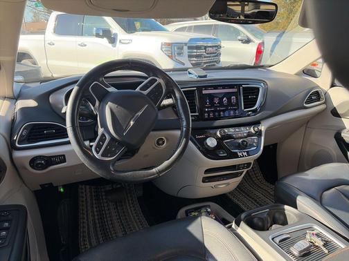 2020 Chrysler Pacifica Touring-L Plus