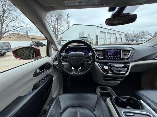 2020 Chrysler Pacifica Touring-L Plus