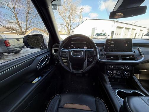 2024 GMC Yukon 4WD AT4