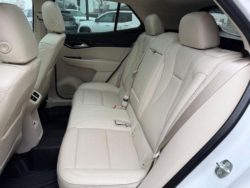 2022 Buick Envision FWD Essence