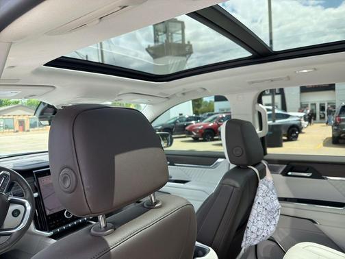 White Frost Tricoat 2024 GMC Acadia Denali