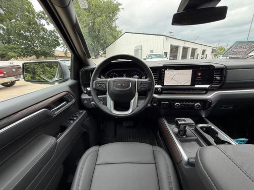 Glacier White Tricoat 2026 GMC Sierra 1500 SLT