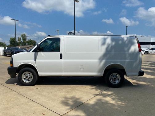 2025 GMC Savana 2500 Work Van