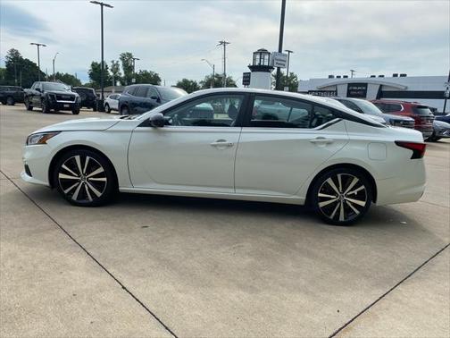 2022 Nissan Altima SR FWD