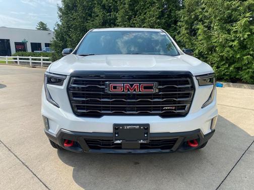 2026 GMC Acadia AWD AT4