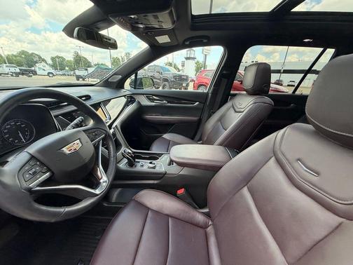 Stellar Black Metallic 2024 Cadillac XT6 Premium Luxury AWD