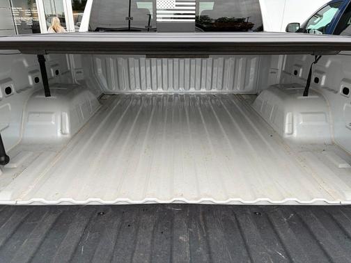 White Frost Tricoat 2021 GMC Sierra 1500 SLT