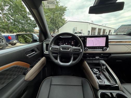 Onyx Black 2025 GMC Canyon Denali