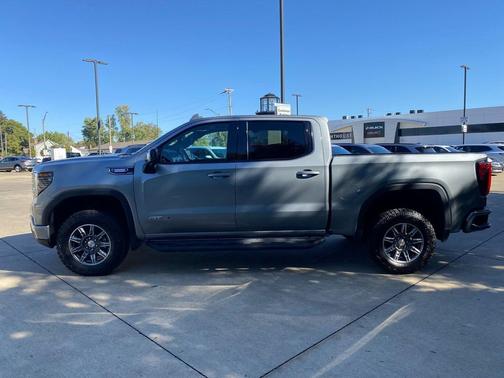 2025 GMC Sierra 1500 AT4