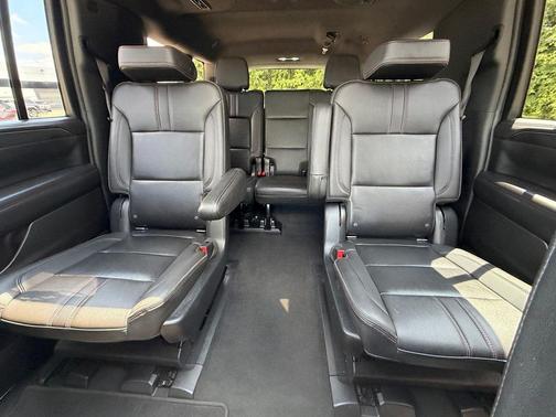 Black 2021 Chevrolet Suburban RST