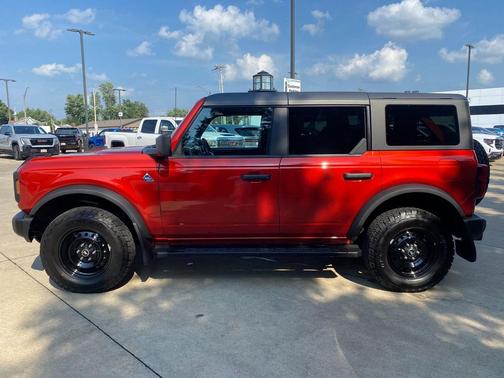 2023 Ford Bronco Base