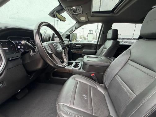 White Frost Tricoat 2022 GMC Sierra 2500 Denali