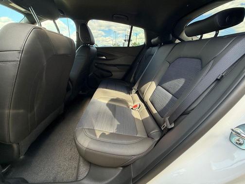 Summit White 2026 Buick Envista Preferred FWD