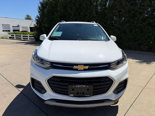 Summit White 2021 Chevrolet Trax LT