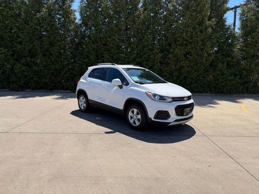 Summit White 2021 Chevrolet Trax LT