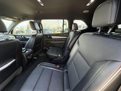 2025 Buick Enclave Preferred FWD