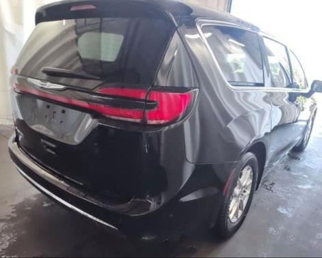 Diamond Black Crystal Pearlcoat 2025 Chrysler Pacifica L