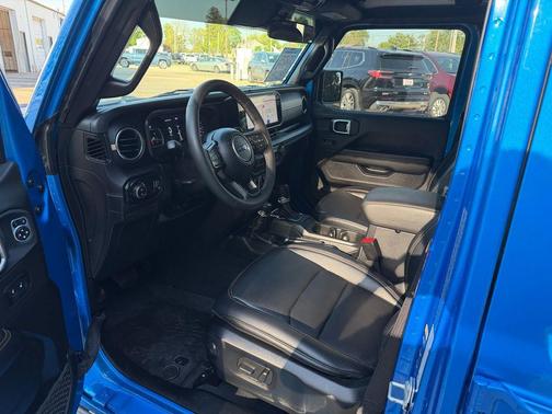 Hydro Blue Pearlcoat 2025 Jeep Gladiator High Tide