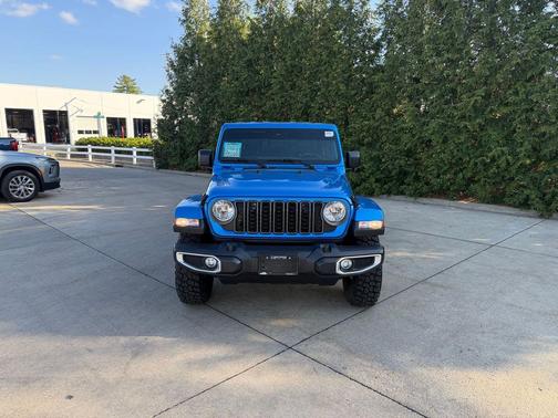 Hydro Blue Pearlcoat 2025 Jeep Gladiator High Tide
