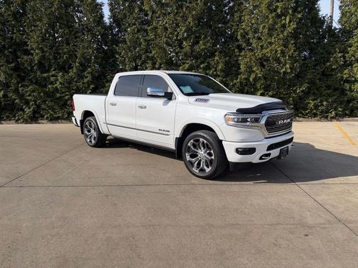 Ivory White Tri-Coat Pearlcoat 2021 RAM 1500 Limited