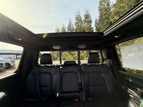 Ivory White Tri-Coat Pearlcoat 2021 RAM 1500 Limited