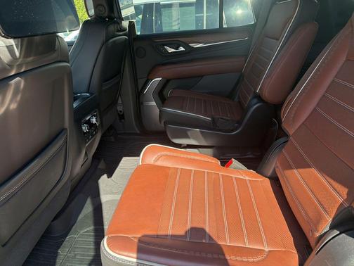 White Frost Tricoat 2023 GMC Yukon Denali Ultimate