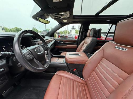 White Frost Tricoat 2023 GMC Yukon Denali Ultimate