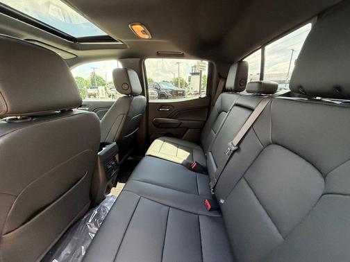Summit White 2026 GMC Canyon Elevation