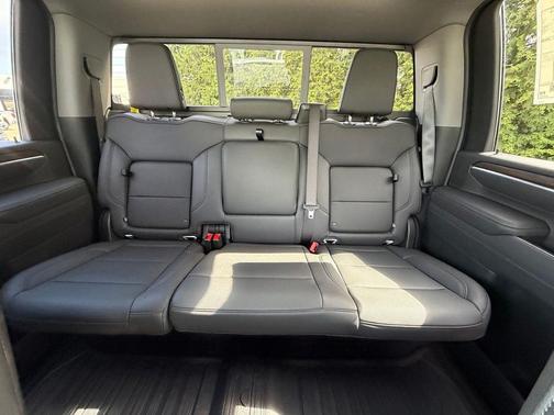 Glacier White Tricoat 2026 GMC Sierra 2500 SLT