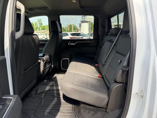 Glacier White Tricoat 2026 GMC Sierra 2500 SLT