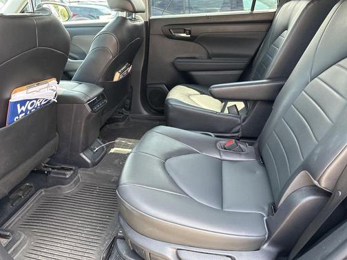 2022 Toyota Highlander Hybrid XLE