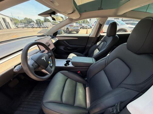 Gray 2023 Tesla Model 3 Standard Range