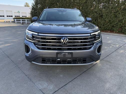 2024 Volkswagen Atlas 2.0T SE w/Technology 4MOTION