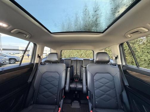 2024 Volkswagen Atlas 2.0T SE w/Technology 4MOTION