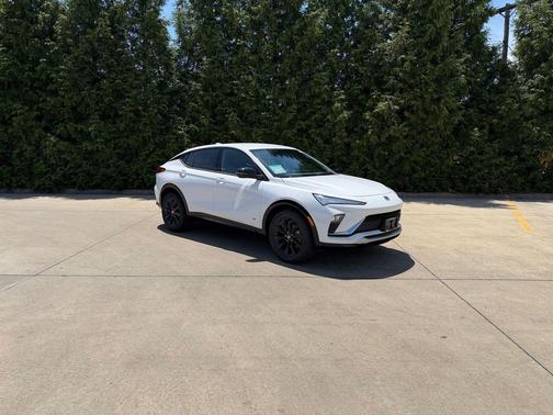 Summit White 2026 Buick Envista Sport Touring FWD