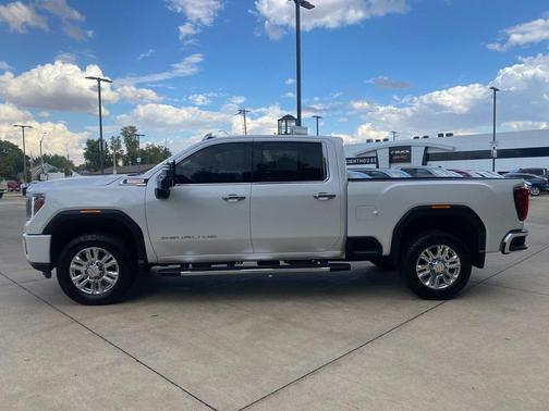 2023 GMC Sierra 2500 Denali