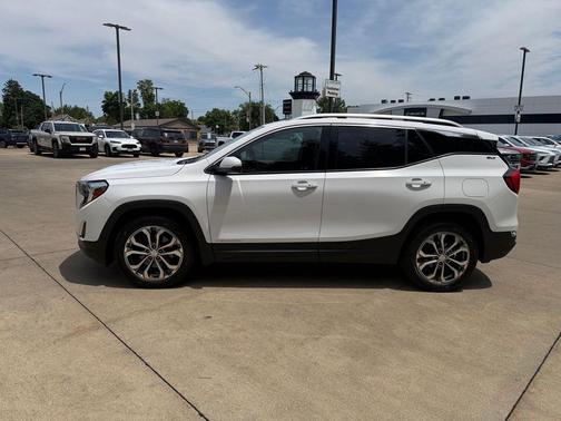 Summit White 2019 GMC Terrain SLT