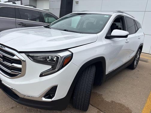 Summit White 2019 GMC Terrain SLT
