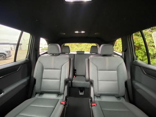 2026 GMC Acadia AT4 AWD